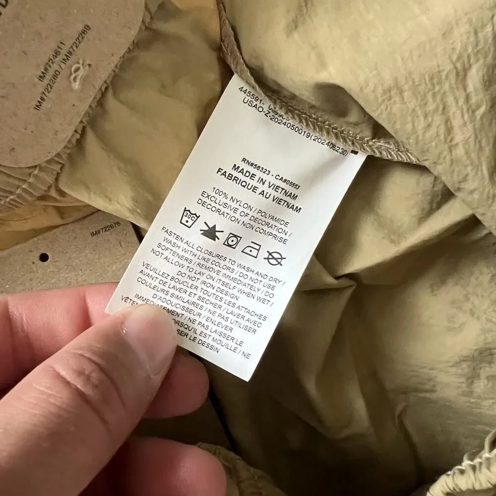 Nike Tech Cargo Shorts Mens Small Tan Loose Fit Above Knee HJ0677-297 NWT